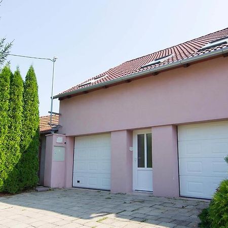 Apartman Cabernet Velké Pavlovice Eksteriør bilde